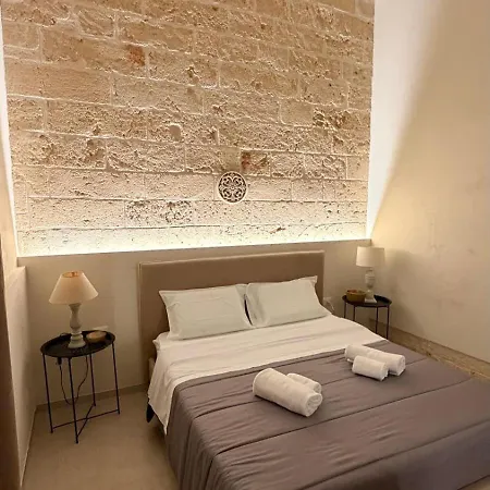Xenia Boutique